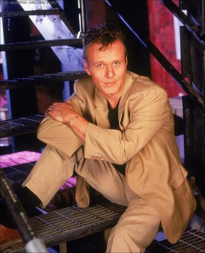 Giles · Actors